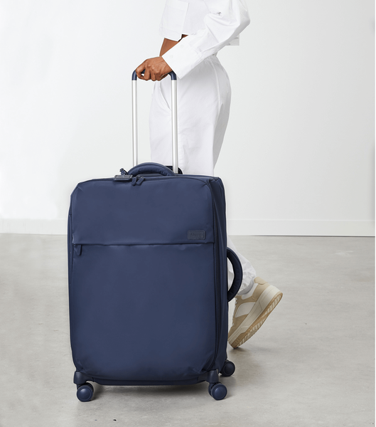 Plume Medium trip suitcase 63cm