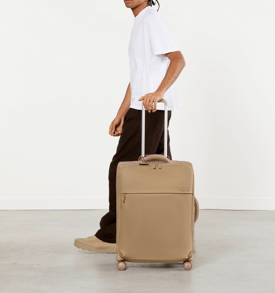 Plume Medium trip suitcase